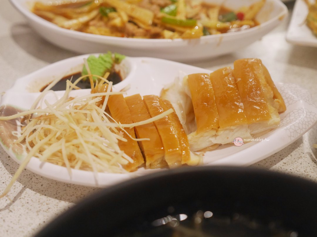 板橋美食｜鴨肉興海產 埔墘市場 50 年老店，必點煙燻鴨肉、入味炒米粉，份量驚人的高 CP 值熱炒拉！ @Maruko(丸子)與美食有個約會