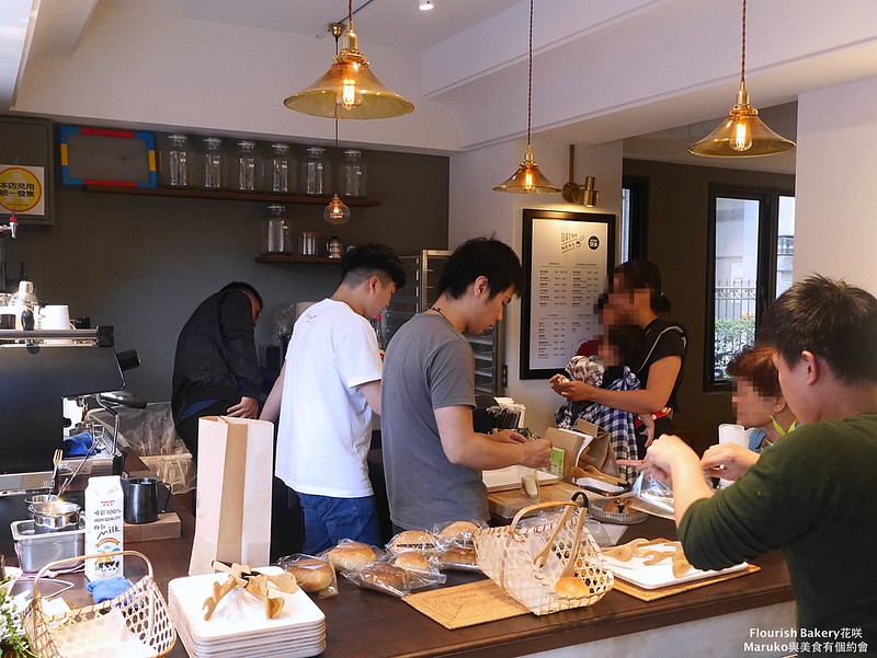 新北板橋｜FlourishBakery花咲結合麵包與咖啡的風格小店,江子翠捷運站週邊美食推薦 @Maruko(丸子)與美食有個約會