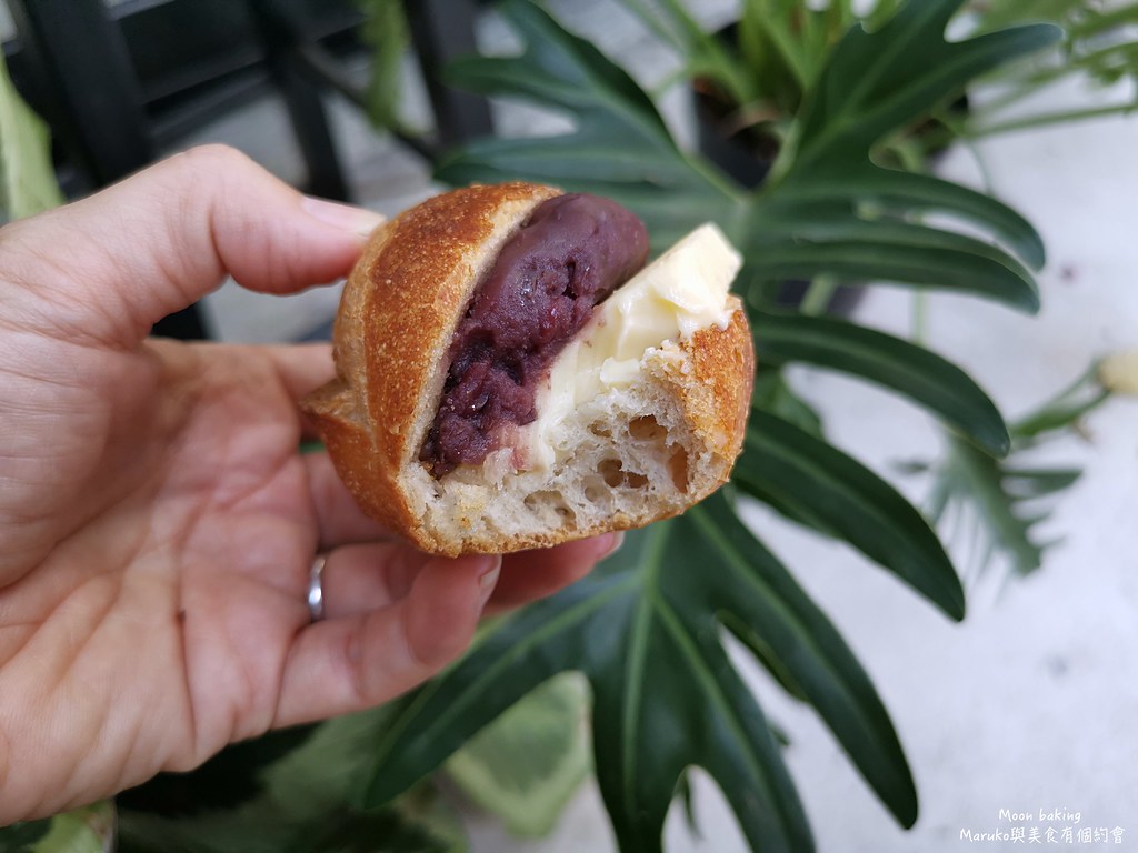 【台北】Moon baking｜招牌冰火紅豆圓法麵包趁熱吃才美味 @Maruko(丸子)與美食有個約會