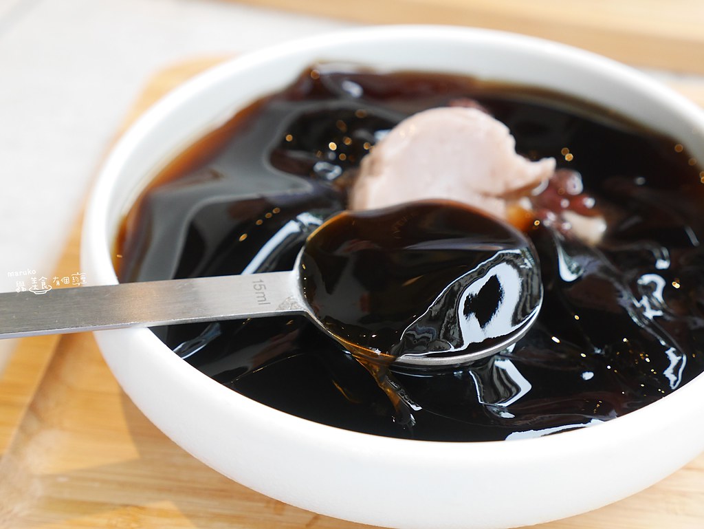 【台北美食】八時神仙草(松菸店)｜純萃嫩仙草微甜涼爽芋圓超大顆 @Maruko(丸子)與美食有個約會