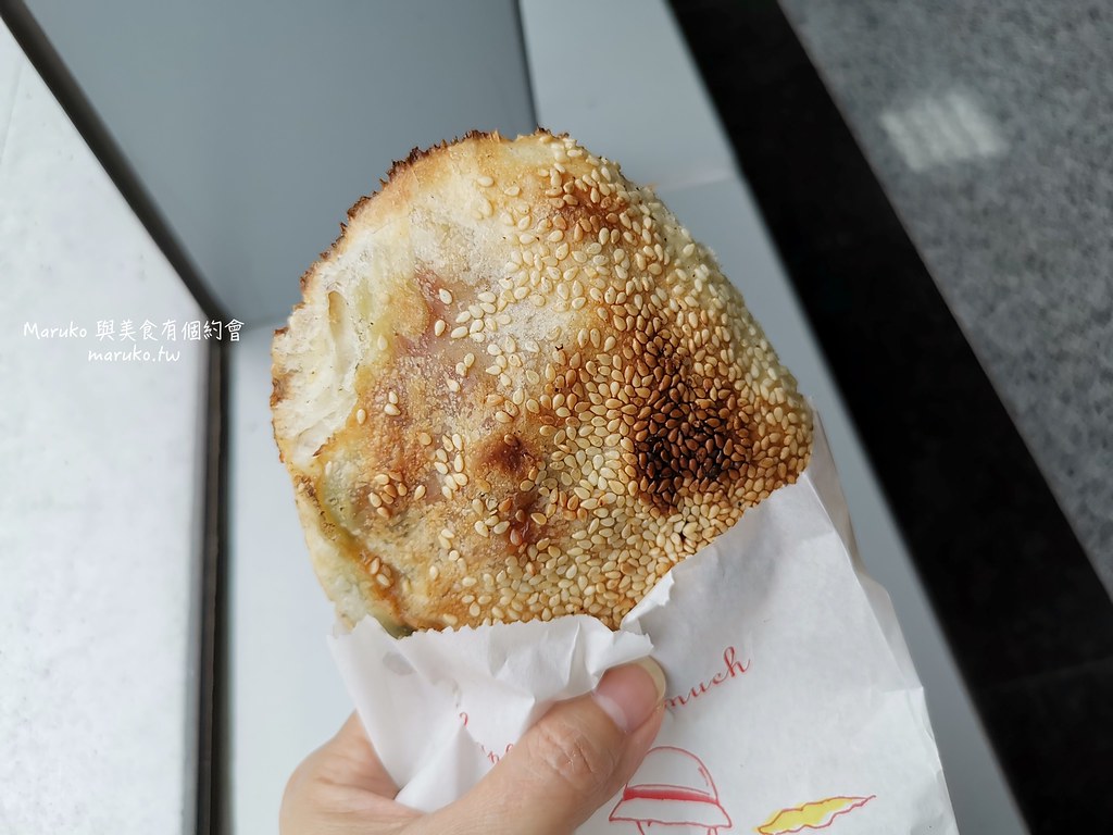 【台北】老張炭烤燒餅店｜在地人氣小吃必點皮脆肉香的炭烤胡椒餅，南港展覽館週邊美食推薦！ @Maruko(丸子)與美食有個約會