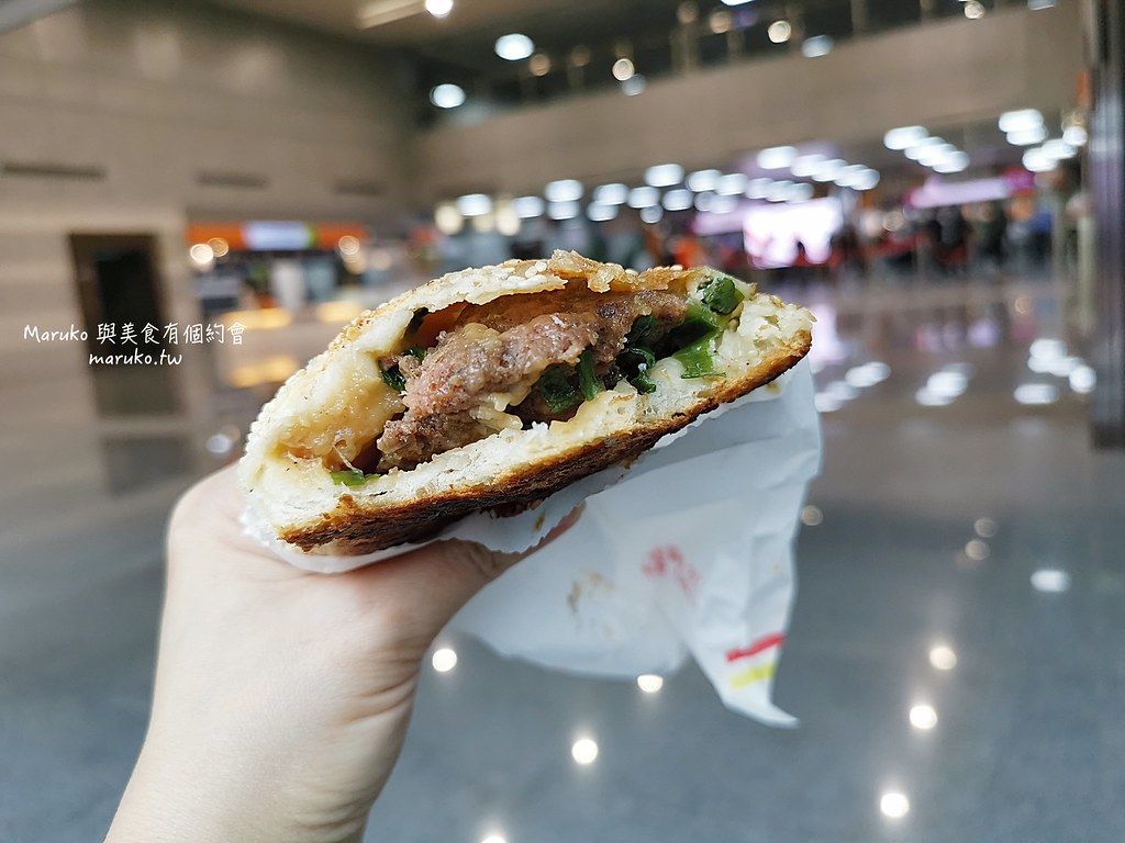 【台北】老張炭烤燒餅店｜在地人氣小吃必點皮脆肉香的炭烤胡椒餅，南港展覽館週邊美食推薦！ @Maruko(丸子)與美食有個約會