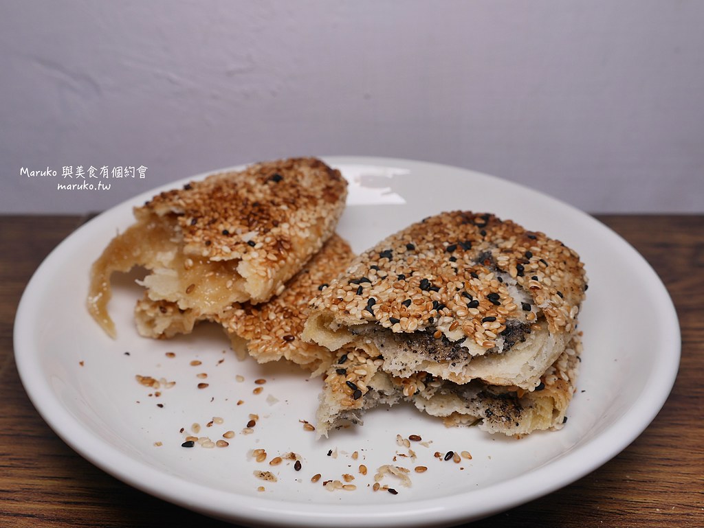【台北】老張炭烤燒餅店｜在地人氣小吃必點皮脆肉香的炭烤胡椒餅，南港展覽館週邊美食推薦！ @Maruko(丸子)與美食有個約會