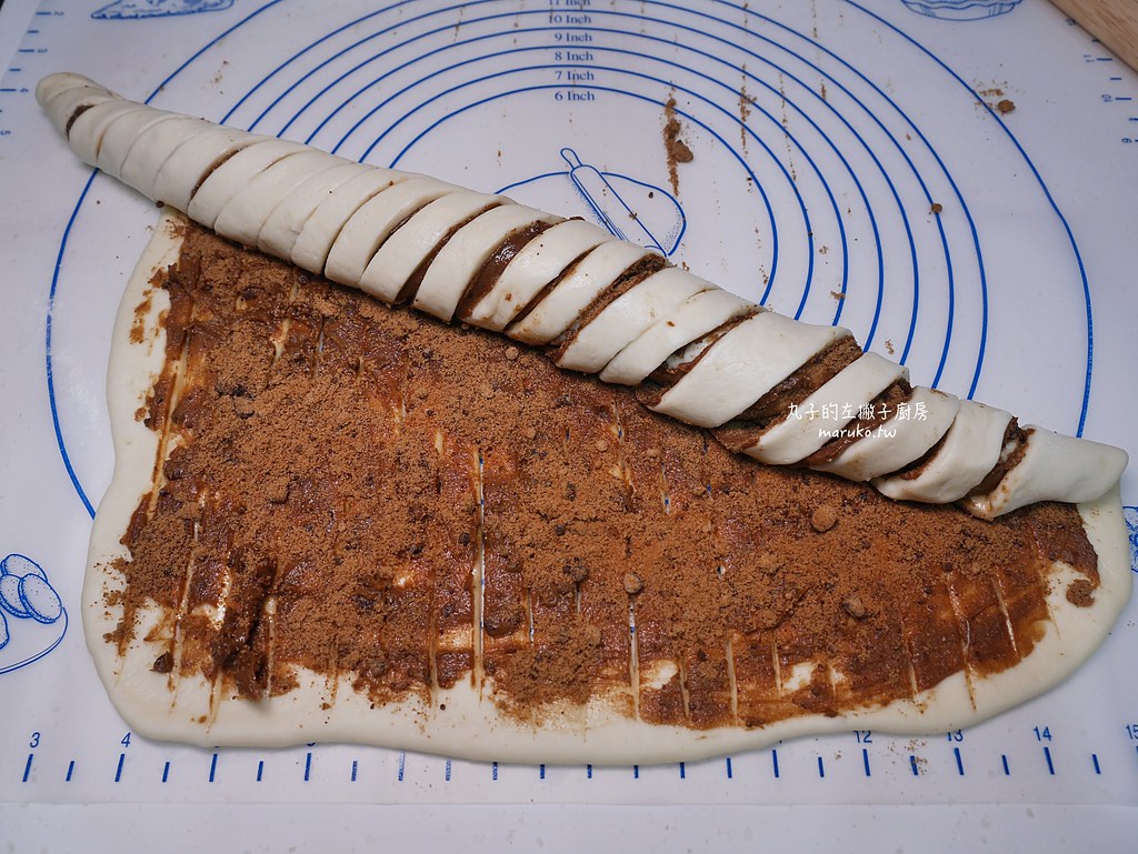 【食譜】肉桂捲花圈｜聖誕節必學的聖誕花圈肉桂捲花式捲法點心 @Maruko(丸子)與美食有個約會